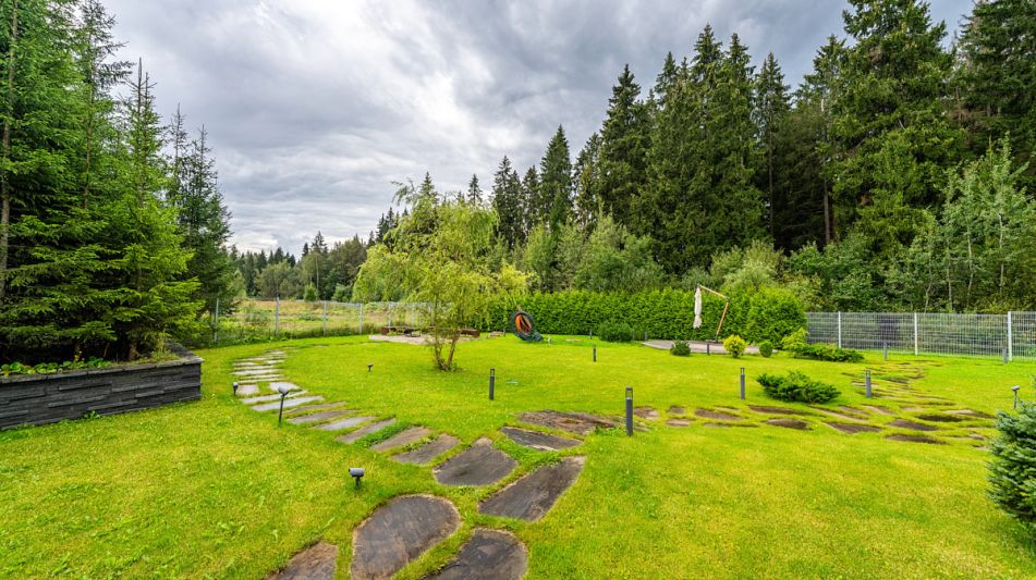 Стильный дом из бруса в Фокс Хилс