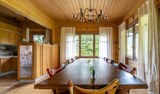 Стильный дом из бруса в Фокс Хилс