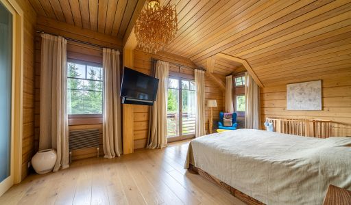 Стильный дом из бруса в Фокс Хилс