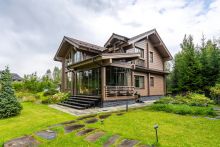 Стильный дом из бруса в Фокс Хилс