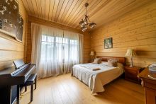 Стильный дом из бруса в Фокс Хилс