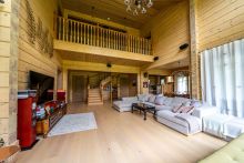 Стильный дом из бруса в Фокс Хилс