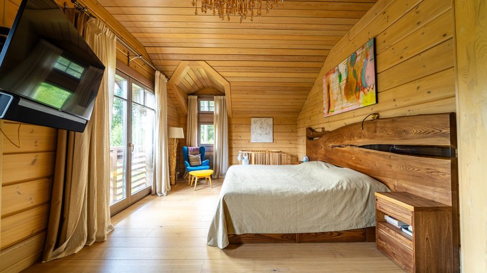 Стильный дом из бруса в Фокс Хилс