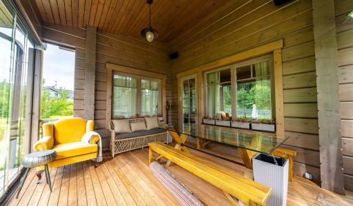 Стильный дом из бруса в Фокс Хилс