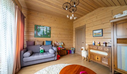 Стильный дом из бруса в Фокс Хилс