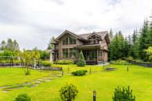 Стильный дом из бруса в Фокс Хилс