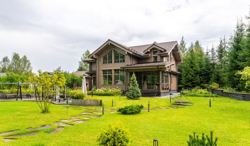 Стильный дом из бруса в Фокс Хилс