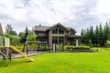 Стильный дом из бруса в Фокс Хилс