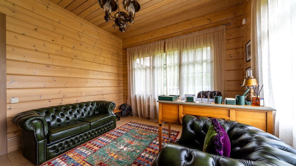 Стильный дом из бруса в Фокс Хилс