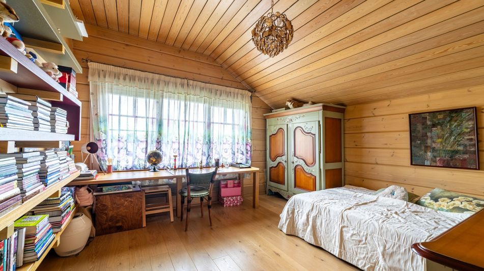 Стильный дом из бруса в Фокс Хилс