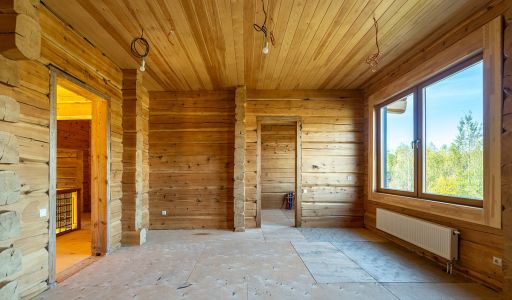 Дом из кедрового лафета в Авроре