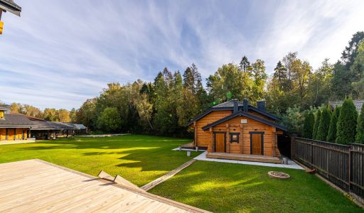 Дом из кедрового лафета в Авроре