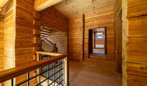 Дом из кедрового лафета в Авроре