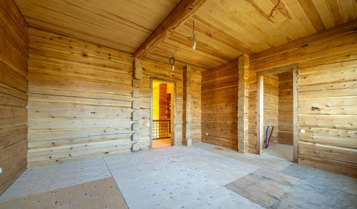 Дом из кедрового лафета в Авроре