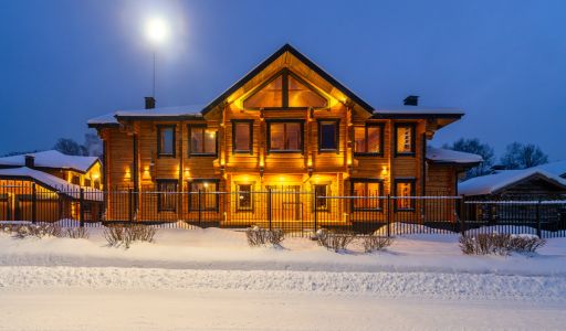 Дом из кедрового лафета в Авроре