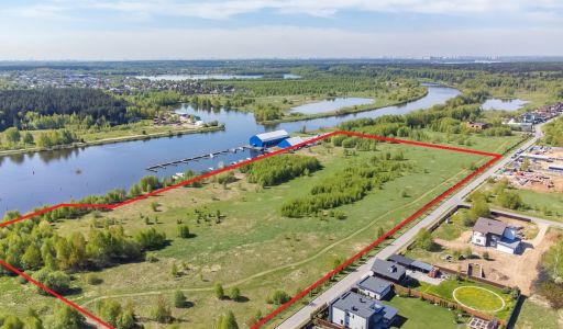 Участок на первой линии в Авроре