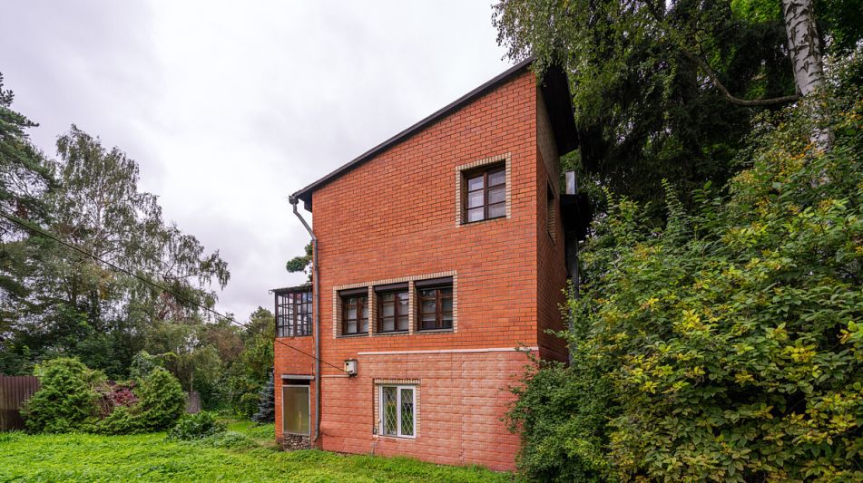 Кирпичный дом в Деденево