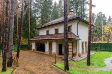 Дом на пруду в Летчике-испытателе