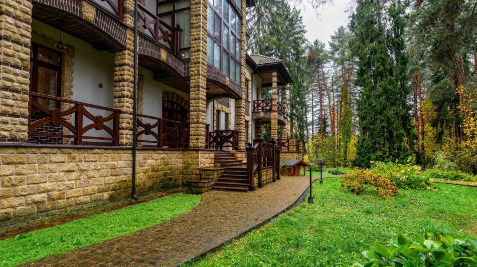 Дом на пруду в Летчике-испытателе