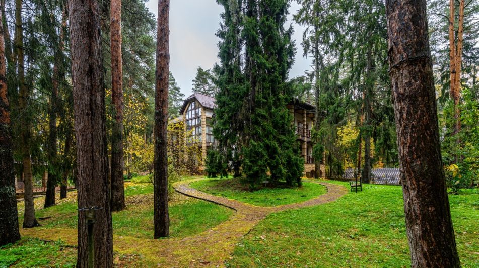 Дом на пруду в Летчике-испытателе