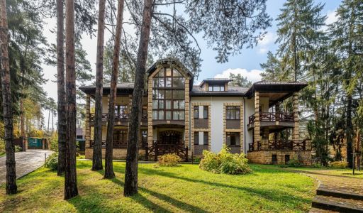 Дом на пруду в Летчике-испытателе