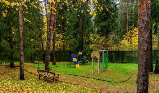 Дом на пруду в Летчике-испытателе