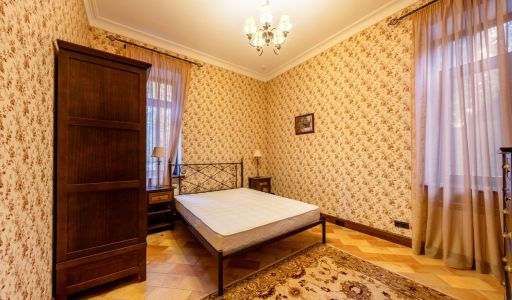 Дом на пруду в Летчике-испытателе