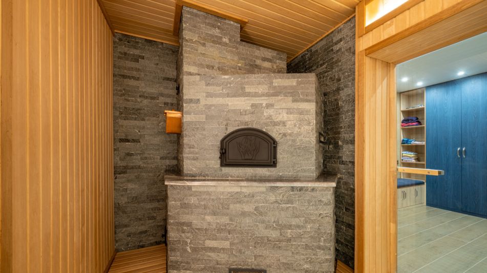 Дом с бассейном в КП Пестово