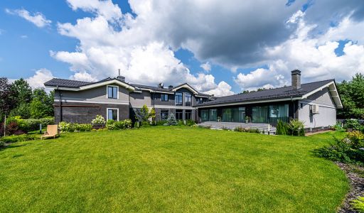 Дом с бассейном в КП Пестово