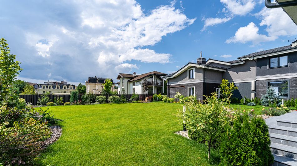 Дом с бассейном в КП Пестово