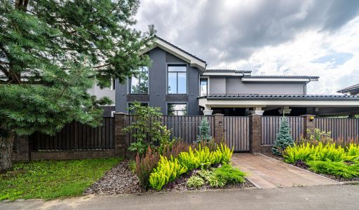 Дом с бассейном в КП Пестово