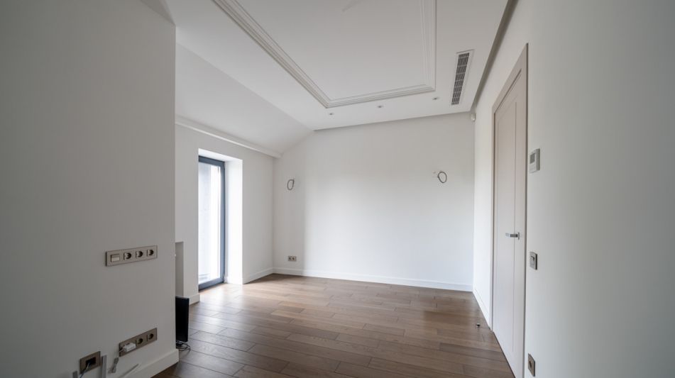 Дом с бассейном в КП Пестово