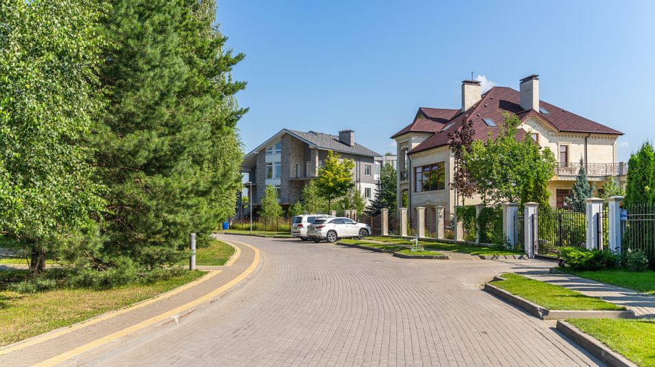 Дом в стиле Райта в Новорижском