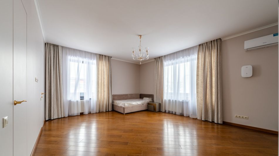 Дом c видом на воду в КП Монаково