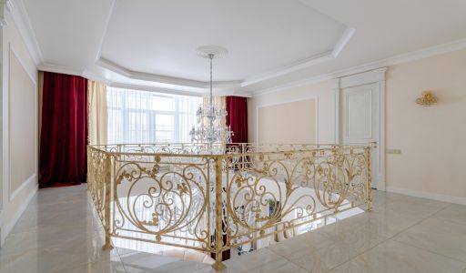 Резиденция на 1 линии в КП Аврора