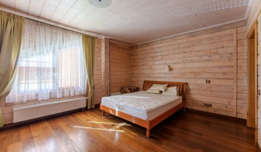 Дом с бассейном в Новогорске