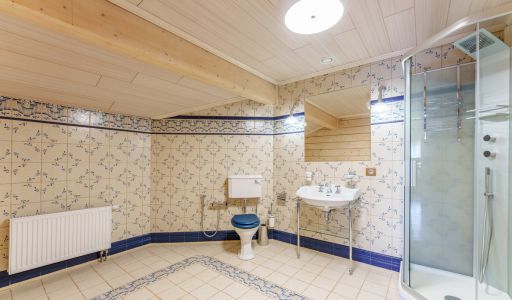 Дом с бассейном в Новогорске