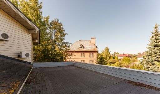 Дом с бассейном в Новогорске