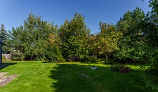 Дом с бассейном в Новогорске