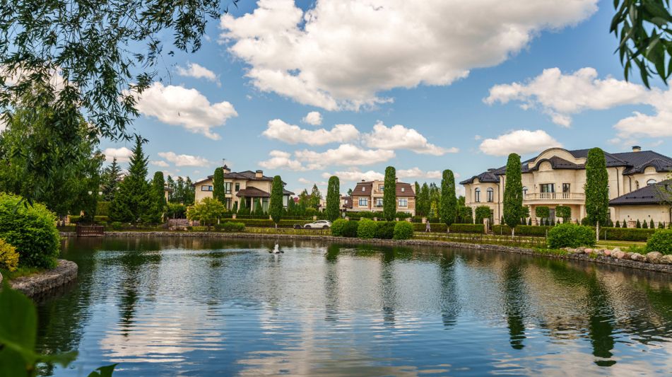 Современный дом в КП Монтевиль