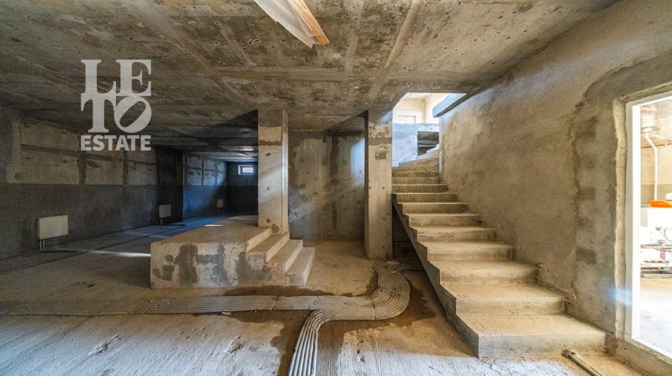 Дом с видом на озеро КП Монолит