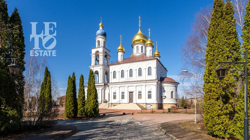 Дом с видом на озеро КП Монолит