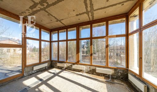 Дом с видом на озеро КП Монолит