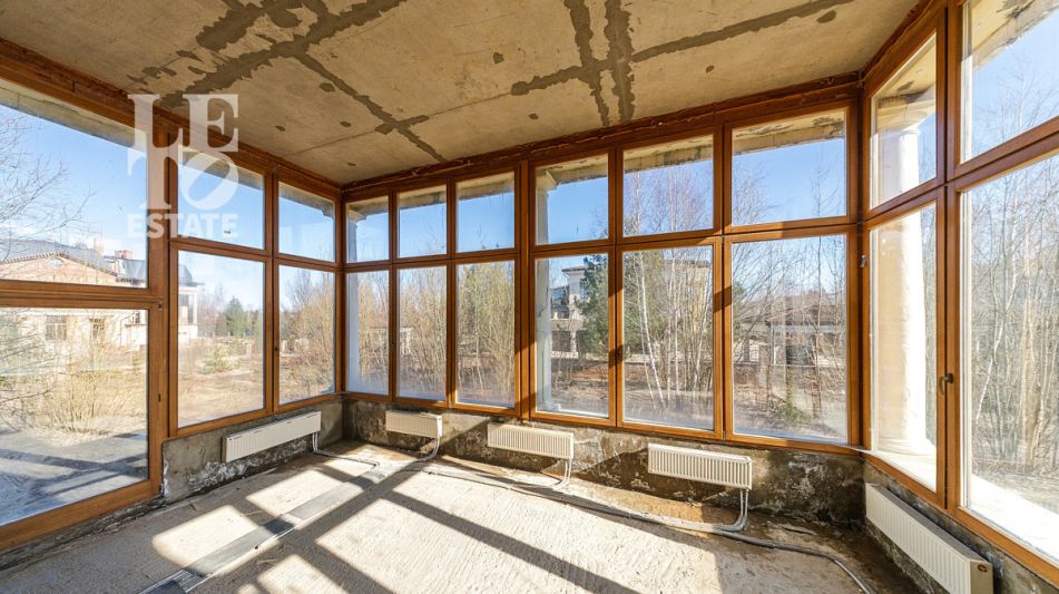 Дом с видом на озеро КП Монолит