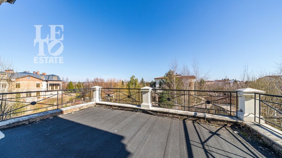 Дом с видом на озеро КП Монолит