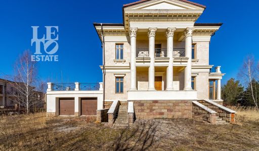 Дом с видом на озеро КП Монолит