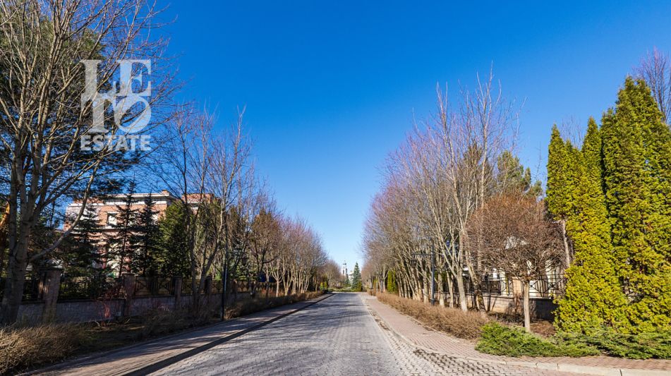 Дом с видом на озеро КП Монолит