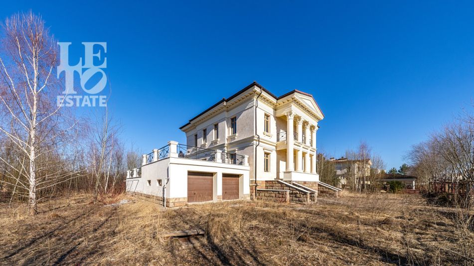 Дом с видом на озеро КП Монолит