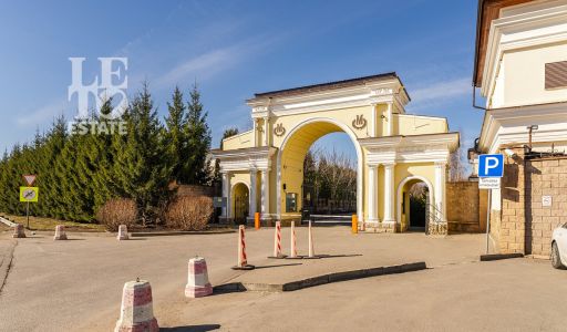 Дом с видом на озеро КП Монолит