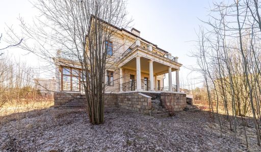 Дом с видом на озеро КП Монолит